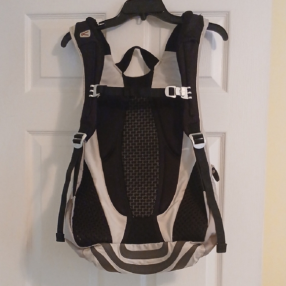 KEEN Morrison Two-toned Gray Backpack - Picture 3 of 13